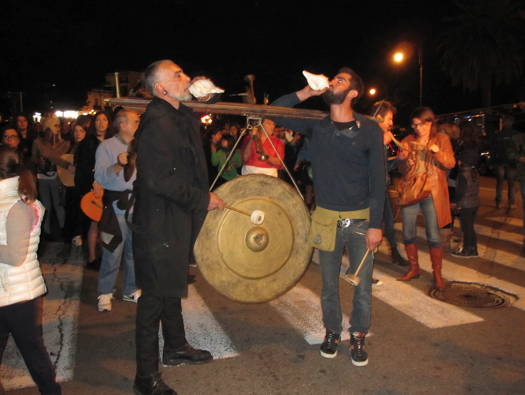 Gong and Conches at the head of the procession for 'Suona Reggio, Suona' in Reggio Calabria. Photo © 2013 Karen Haid