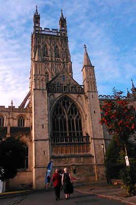 Gloucester Cathedral, a few minutes before last night's concert. Photo © 2016 Keith Bramich