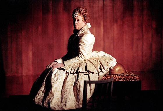 Dame Josephine Barstow as Queen Elizabeth I. Photo: Stephen Vaughan