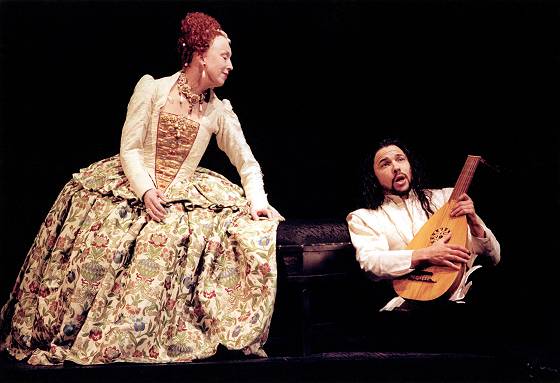 Josephine Barstow as Queen Elizabeth I and Thomas Randle as The Earl of Essex. Photo: Stephen Vaughan