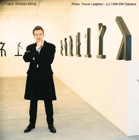 Franz Welser-Möst. Photo: Trevor Leighton - Copyright (c) 1999 EMI Classics