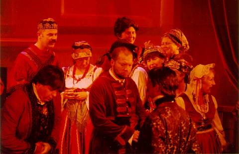 Mark Saberton (centre) as the haunted manor's crafty major-domo, Skoluba, and James Edwards (right) as Miecznik in the Opera Omnibus 2001 production of Moniuszko's 'Straszny Dwór'