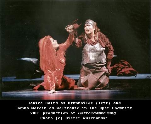 Janice Baird as Brünnhilde (left) and Donna Morein as Waltraute in the Oper Chemnitz 2001 production of 'Götterdámmerung'. Photo (c) Dieter Wuschanski