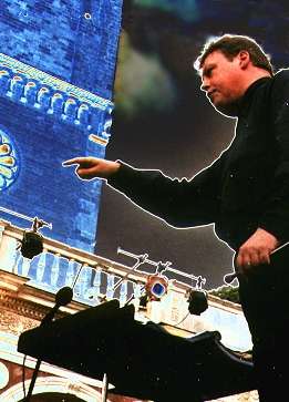 Richard Hickox in rehearsal at Spoleto 2001. Photo: Bill Newman