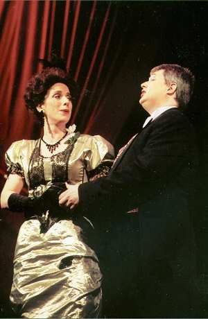 Anya Szreter as Violetta and David Loxham as Alfredo in 'La Traviata'. Photo: Geoff Bawcutt