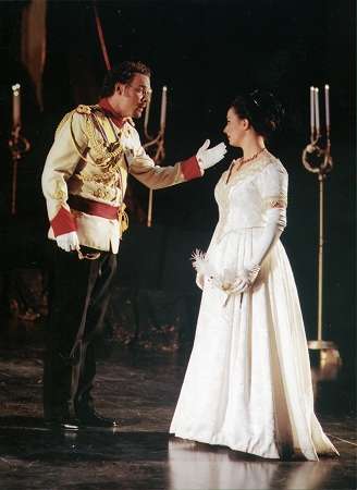 Roland Davitt (Prince Yaletsky) and Sally Johnson (Liza) in the 2002 RNCM production of 'The Queen of Spades'
