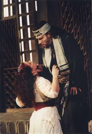 Salome (Eliane Coelho) with Jokanaan (Matthew Best). Photo: Bill Cooper