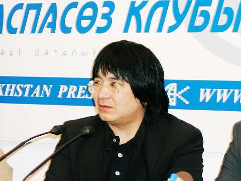 Marat Bisengaliev at a press conference. Photo: Howard Smith