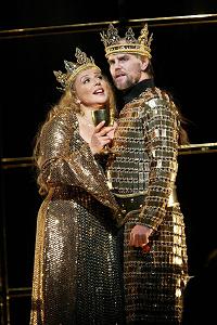 The Macbeths at play: Maria Guleghina as Lady Macbeth with Anthony Michaels-Moore (Macbeth). Photo: Performing Arts Library