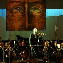 Volodymyr Spivakov with 'Eyes of Christ', the art work of Aleksander Postupniy