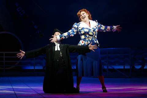 Moonface Martin (John Guerrasio) and Reno Sweeney (Kim Criswell) in Cole Porter's 'Anything Goes' at Grange Park Opera. Photo © Clive Barda
