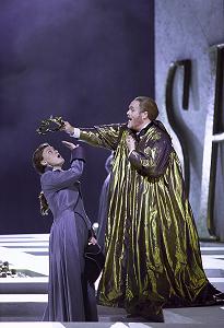 Vesselina Kasarova and Bruce Ford in the Royal Opera House 2002 production of 'La Clemenza di Tito'. Photo © Bill Cooper