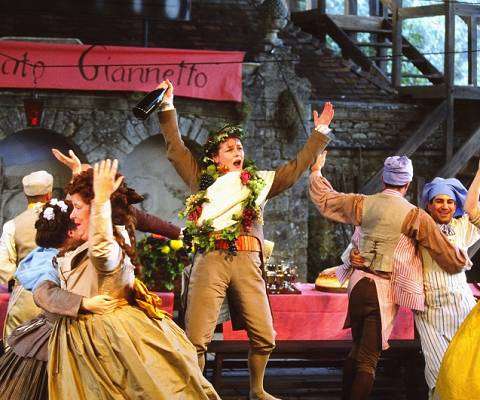 Nerys Jones (Pippo) in Garsington Opera's production of 'La gazza ladra'. Photo: Keith Saunders