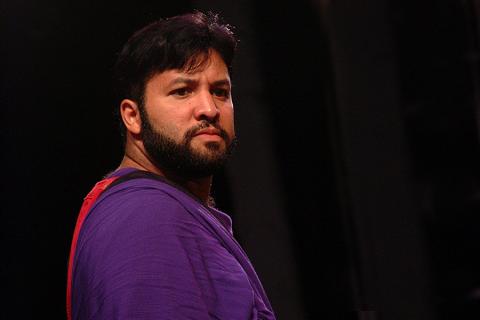 Eduardo Itaborahy as Pollione in the Dorset Opera 2002 production of 'Norma'. Photo : Ikon Studios, Sherborne