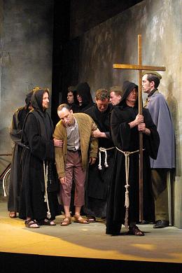 The 'Auto da Fe' scene from the Stowe Opera 2002 production of 'Don Carlo'. Photo © 2002 John Credland