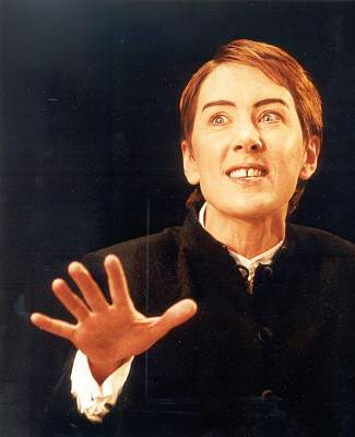 Shirley Keane as Valetto. Photo © 2002 Jonathan Dockar-Drysdale
