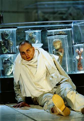 Matthias Goerne as Wozzeck in the dissecting room. Photo: Bill Cooper/Performing Arts Library