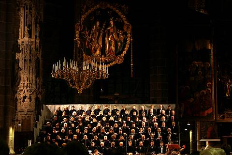 Bach-Chor St Lorenz in the Lorenzkirche, Nürnberg. Photo © 2003 Arne Winkler