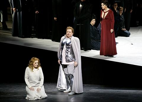 Ben Heppner in 'Lohengrin'. Photo: Bayerische Staatsoper