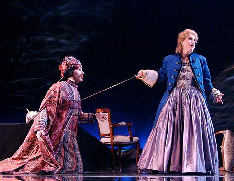Steven Mello as Ferrando and Lori Lind as Fiordiligi in the Lyric Opera Cleveland production of Così fan tutte at the Drury Theatre, Cleveland Play House. Photo © 2004 Steve Zorc