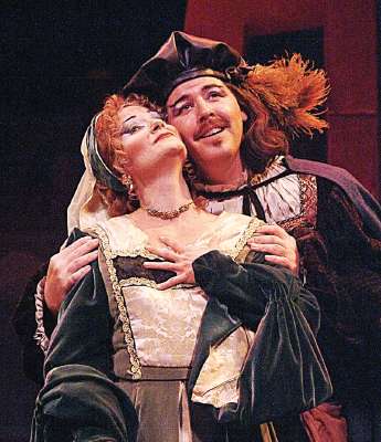 Marian Vogel as Anne Boleyn/Yum-Yum and Robert Zimmerman as Robert Devereux/Nanki-Poo. Photo © 2004 Steve Zorc