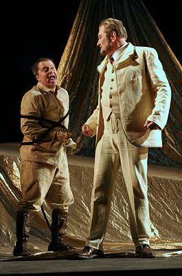 Sir Donald McIntyre as Wotan and Nicholas Folwell as Alberich in 'Das Rheingold'. Photo © Stephen Wright