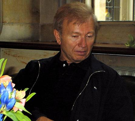 Pavel Gililov before the 28 August 2004 concert. Photo © 2004 Philip Crebbin