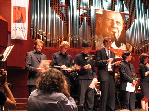 The award ceremony, including Laszlo Fenyoe (left), Julian Steckel (2nd from left) and Sebastien van Kuijk (5th from left). Photo © 2004 Anja Ullrich