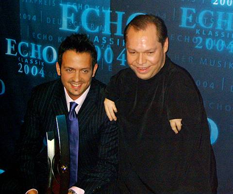 Bass-baritone Thomas Quasthoff is overjoyed on accepting his award as best male singer. Photo © 2004 Phil Crebbin