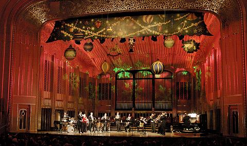 Brass and Organ, during 'Festive Cheer', showing horn player Brad Gemeinhardt in his Santa hat (centre). Photo © 2004 Roger Mastroianni