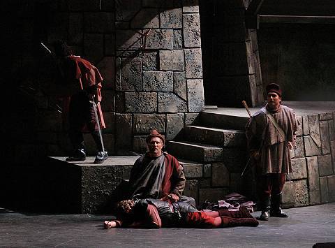 The end of Act II of 'Tristan and Isolde', with Rupert Bergmann (Kurwenal), sitting, and Antonio Barasorda (Tristan), lying on the ground. Photo © 2004 Jorge Colón