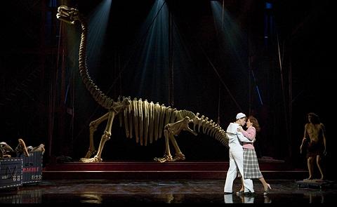 Ozzie (Timothy Howar) and Claire de Loone (Lucy Schaufer). Photo © 2005 Johan Persson