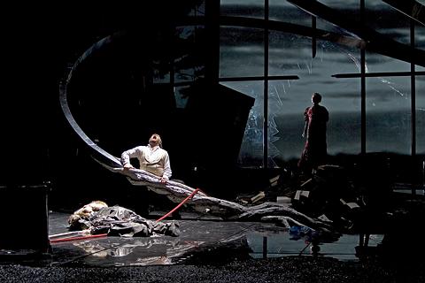 Bryn Terfel as Wotan and Rosalind Plowright as Fricka in the Covent Garden production of 'Die Walküre'. © 2005 Clive Barda