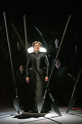 Majella Cullagh in the title role of Grange Park's 'Maria Stuarda'. Photo © 2005 Alastair Muir 
