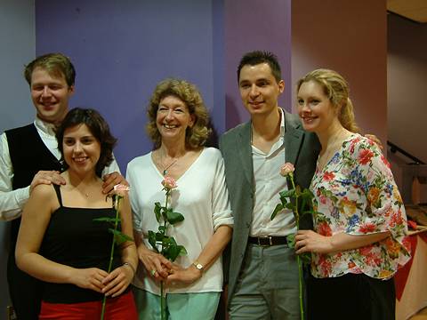 Felicity Lott with pianist Simon Lepper and young singers at the Weekend of English Song in Ludlow. Photo © 2004 Ann Casson