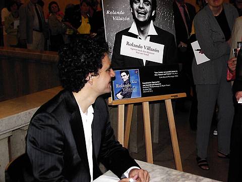 Rolando Villazón after his 19 June Munich concert. Photo © 2005 Philip Crebbin