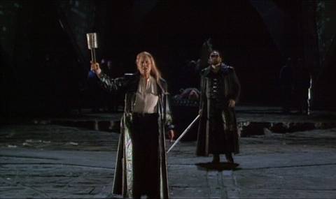 'Fliegt heim, ihr Raben!' from Götterdämmerung. DVD screenshot © 2005 Warner Classics