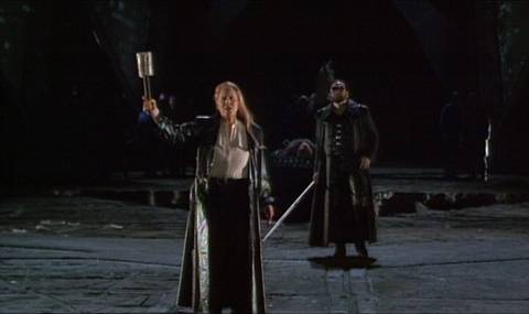 'Fliegt heim, ihr Raben!' from Götterdämmerung. DVD screenshot © 2005 Warner Classics