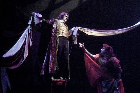 Michael Gentile as Roderick (left) and Andrea Chenoweth as Madeline in Lyric Opera Cleveland's production of 'The Fall of the House of Usher'. Photo © 2005 Steve Zorc