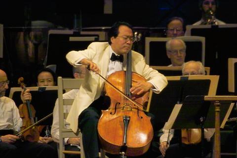 Yo-Yo Ma performs the Barber Cello Concerto with the Boston Symphony Orchestra at Tanglewood on 20 August 2005. Photo © 2005 Walter H Scott