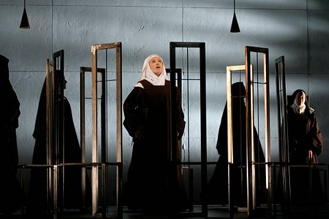 Catrin Wyn-Davies as Blanche in 'The Carmelites'. Photo © 2005 Stephen Vaughan