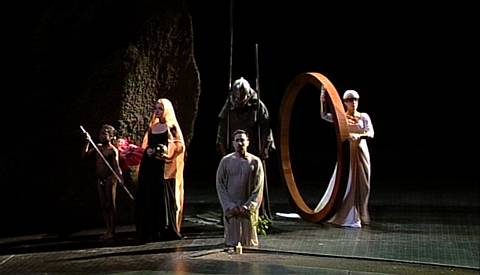 A scene from the Prologue of 'Il ritorno d'Ulisse in patria'. DVD screenshot © 1998 NPS, 2005 Opus Arte