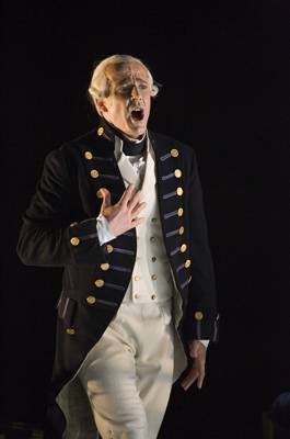 Timothy Robinson as Captain Vere. Photo © 2005 ENO/Clive Barda