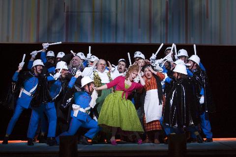 A scene from the Act 1 Finale with Don Basilio (Raymond Aceto), Don Bartolo (Bruno Praticò), Figaro (George Petean), Count Almaviva (Toby Spence), Rosina (Joyce DiDonato), Berta (Elizabeth Gale) and chorus members. Photo © Bill Cooper