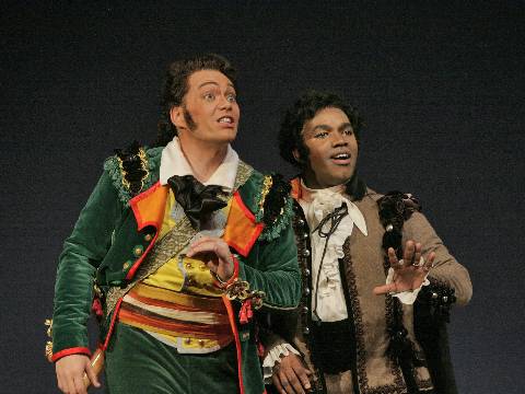 Figaro (Christopher Maltman) and Count Almaviva (Lawrence Brownlee) in the San Diego Opera production of 'The Barber of Seville'. Photo © 2006 Ken Howard