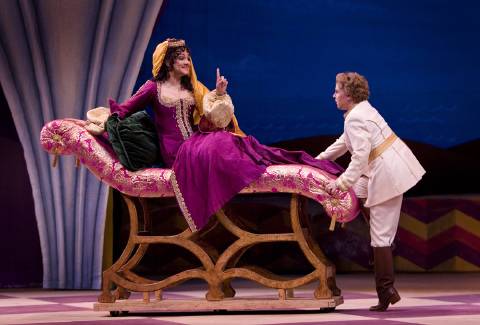 Sandra Piques Eddy (Isabella) and Barry Banks (Lindoro) in the Arizona Opera production of 'L'Italiana in Algeri'. Photo © Tim Fuller