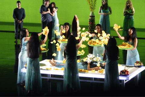 The funeral of Eurydice, in Chen Shi-Zheng's new production of 'Orfeo' for English National Opera. Photo © 2006 Catherine Ashmore