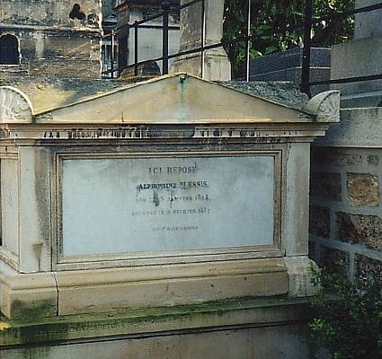 The tomb of Alphonsine Plessis, the woman on whose life the story of 'La Traviata' is based. Photo © Eskicioglu