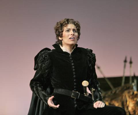 Vivica Genaux as Sesto in San Diego Opera's 'Giulio Cesare'. Photo © 2006 Ken Howard