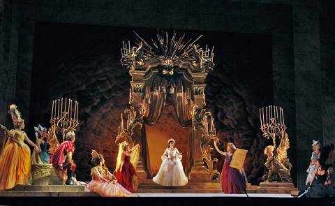 Lisa Saffer (Cleopatra) charms Ewa Podles (Cesare) in the San Diego Opera production of 'Giulio Cesare in Egitto'. Photo © 2006 Ken Howard